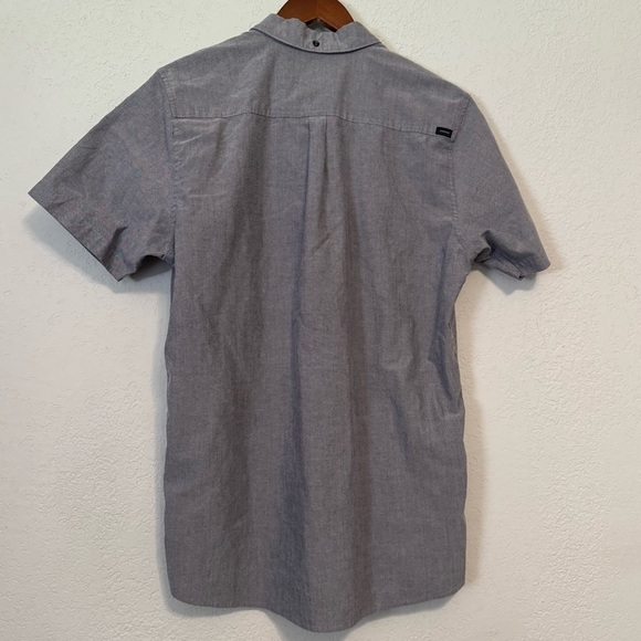 Men's Rip Curl Gray Casual Short Sleeve Button Down Shirt - Picture 9 of 9